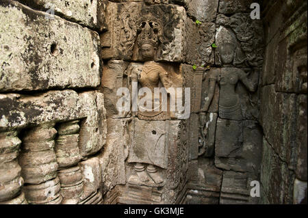 17. Januar 2012, Angkor, Kambodscha---geschnitzt Apsaras, Reap Bayon, Angkor Thom, Siem, Kambodscha---Bild von Jeremy Horner © Stockfoto