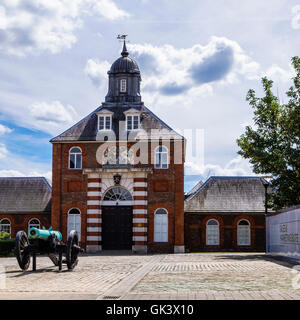 Woolwich, feierte Royal Messinggießerei Gebäudehülle & Kanonikus am Royal Arsenal Riverside, eine Berkeley Häuser Entwicklung Stockfoto