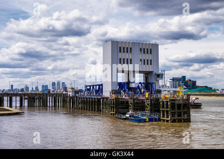 Die Woolwich-Fähre. Kostenlose Fahrzeug Fährverbindung über die Themse North Woolwich, London South Woolwich herstellen Stockfoto