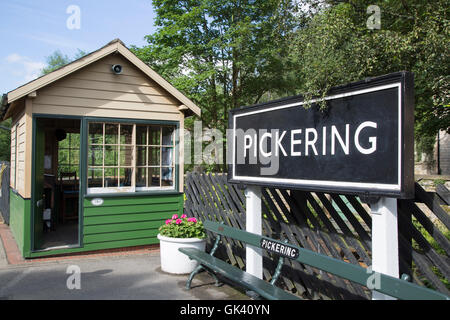 Pickering Railway Station Zeichen, Yorkshire, England, UK Stockfoto