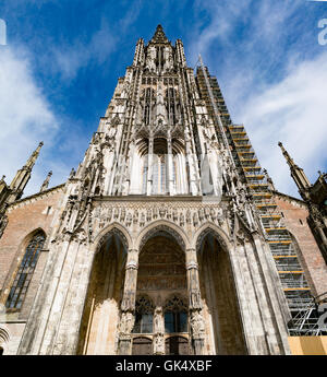 Ulmer Münster (Deutsch: Ulmer Münster) ist eine lutherische Kirche mit Sitz in Ulm, Deutschland. Stockfoto