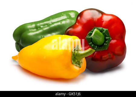 Mischung aus rot, grün und gelb süße Paprika, verschiedene Sorten. Schneidepfade, Schatten getrennt, unendlichen Schärfentiefe Stockfoto