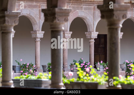 Cusco, Peru - 14 Mai: Innenarchitektur und Detail der Templo de Santo Domingo in Cusco. 14. Mai 2016, Cusco Peru. Stockfoto