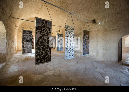 Das Werk des Künstlers Lefteris Olympios Sackler Kolossi Burg in Zypern. Stockfoto