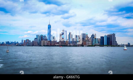 Die unteren Skyline von Manhattan einschließlich der Freedom Tower, vom Sightseeing Fähre an der Hudson Bay aus gesehen Stockfoto