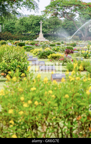 Chungkai Soldatenfriedhof liegt das historische Denkmäler wo Sie Kriegsgefangene des 2. Weltkrieges zu respektieren, die in Frieden ruhen Stockfoto