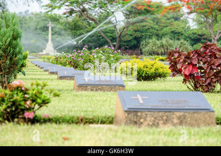 Chungkai Soldatenfriedhof liegt das historische Denkmäler wo Sie Kriegsgefangene des 2. Weltkrieges zu respektieren, die in Frieden ruhen, Stockfoto