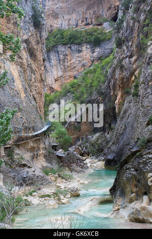 steilen Fußweg durch den Rio Vero Schlucht, Alquezar, Aragon, Spanien Stockfoto