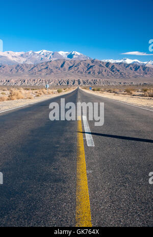 Traum-Straße im Norden von Argentinien Stockfoto