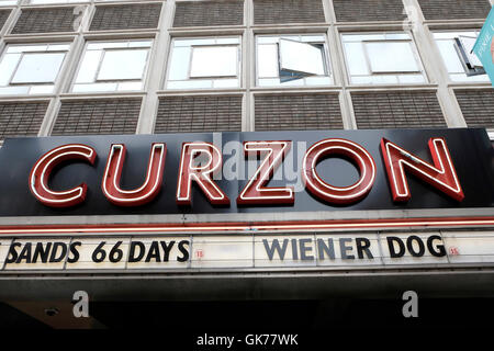 Eine Nahaufnahme von Curzon Kino in der Shaftesbury Avenue, London Stockfoto