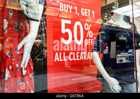 Naples, Florida, Coastland Center Shopping Mall, Shopping Center, Shopping Shopper Shopper Shop Shops Markt Märkte Marktplatz Kauf Verkauf, Einzelhandel st Stockfoto