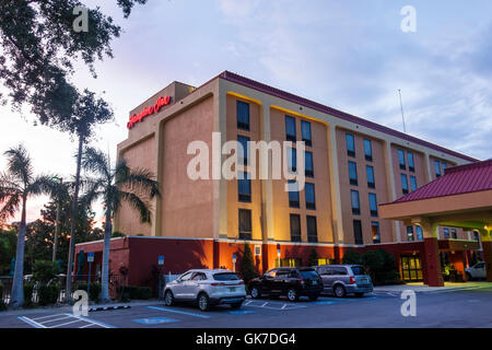 Florida, Süd, Ellenton, Hampton Inn, Hotelhotels Unterkunft Inn Motel Motels, Unterkunft, Unterkunft, Hampton by Hilton, Hampton Inn, Gebäude, außen, Schild, Parkplatz Stockfoto