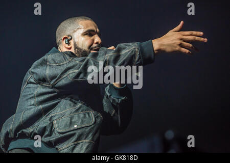 Detroit, Michigan, USA. 16. August 2016. DRAKE, die Durchführung auf sechzehn Sommertour an Joe Louis Arena in Detroit, MI am 16. August 2016 © Marc Nader/ZUMA Draht/Alamy Live News Stockfoto