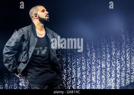 Detroit, Michigan, USA. 16. August 2016. DRAKE, die Durchführung auf sechzehn Sommertour an Joe Louis Arena in Detroit, MI am 16. August 2016 © Marc Nader/ZUMA Draht/Alamy Live News Stockfoto