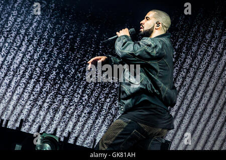 Detroit, Michigan, USA. 16. August 2016. DRAKE, die Durchführung auf sechzehn Sommertour an Joe Louis Arena in Detroit, MI am 16. August 2016 © Marc Nader/ZUMA Draht/Alamy Live News Stockfoto