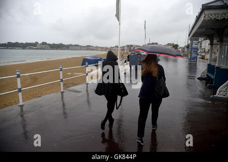 Nassem Wetter am Strand von Weymouth, Dorset, Großbritannien Stockfoto