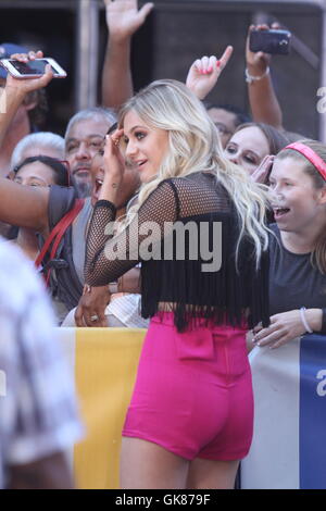 New York, USA. 19. August 2016. Kelsea Ballerini durchgeführt auf Good Morning America Konzerte Sommerserie im ABC Time Square Studio in New York. 19. August 2016. Kredit: RW / MediaPunch Credit: MediaPunch Inc/Alamy Live-Nachrichten Stockfoto