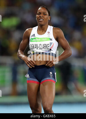 Großbritanniens Shelayna Oskan-Clarke (Mitte) ist durch ...