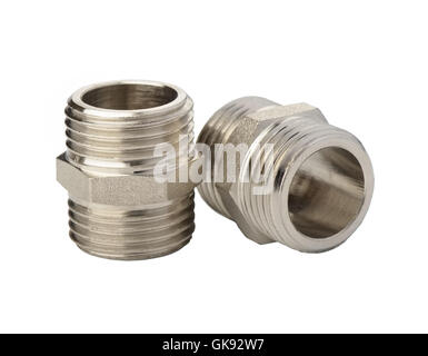 Verbindungselemente aus Metall für flexible Schläuche auf weißem Hintergrund Stockfoto