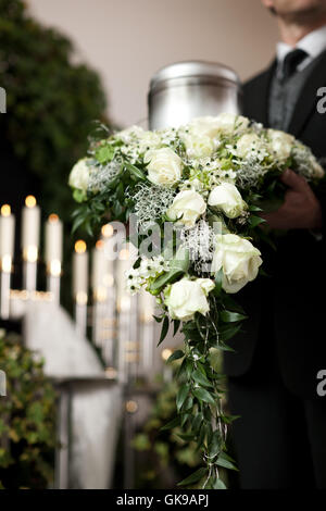 Trauerhilfe - Beerdigung und Begräbnis Stockfoto
