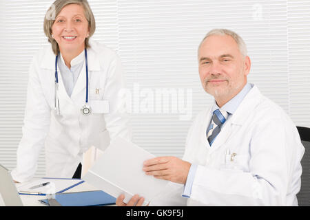 Arzt-Arzt-Mediziner Stockfoto