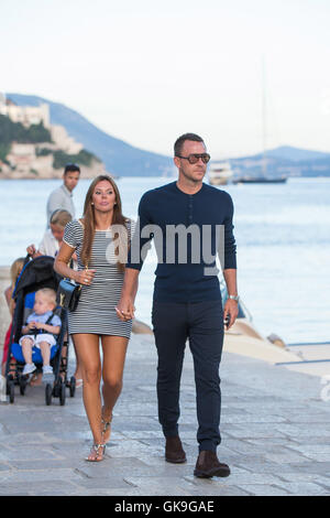 Chelsea Fußballspieler John Terry, Ehefrau Toni Terry und Terrys Eltern Alan und Sue Poole Infotour von Dubrovnik auf Urlaub mit: John Terry, Toni Terry Where: Dubrovnik, Kroatien bei: 14. Juni 2016 Credit: WENN.com ** nur verfügbar für die Veröffentlichung im Stockfoto