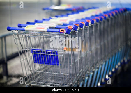 Supermarkt-Einkaufswagen Stockfoto