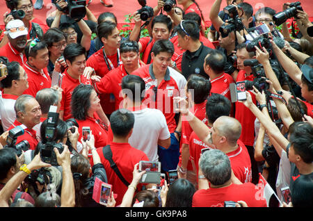 Joseph Schulbildung, die Singapurs erste Olympiasieger, auf seine Siegesparade in Singapur Stockfoto