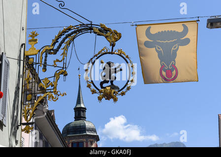 Eisen-Signal eines Restaurants in Altdorf in der Schweiz Stockfoto