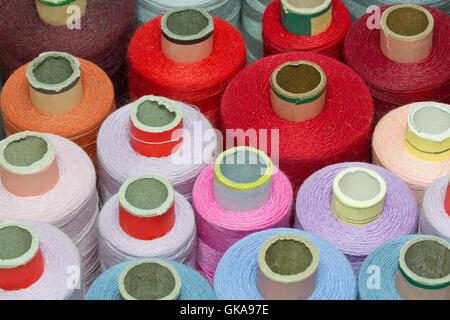 farbige Baumwolle Walzen Stockfoto