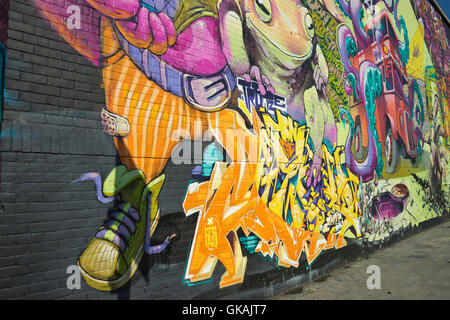 Graffiti und Installationskunst im nomadischen Gemeinschaftsgärten Space in Shoreditch, Brick Lane. London.UK Stockfoto