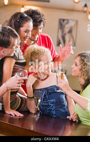 Frau Gespräch Gespräch Stockfoto