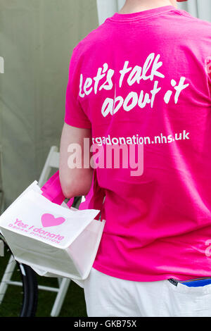 NHS-Kampagne, die Besucher registrieren für Organspende auf Southport Flower Show, 2016, Merseyside, UK Stockfoto