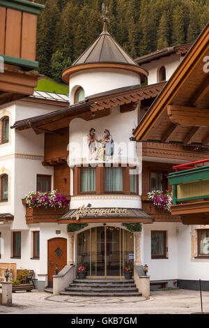 Traditionell bemalten Häusern in Tux, Zillertal, Österreich Stockfoto