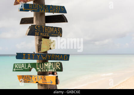 St. Croix St. Thomas USVI VI Sansibar Pfeile Entfernungen Zeichen Stockfoto