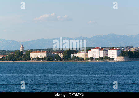 Blick vom Meer auf der alten Stadt Zadar. Stockfoto