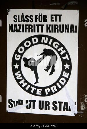 Impressionen: "gute Nacht White Pride" - Anti-Neonazi-Aufkleber - Kiruna, Lappland, Schweden. Stockfoto