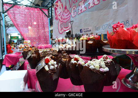 Muffins auf Verkauf in Belfast Stockfoto