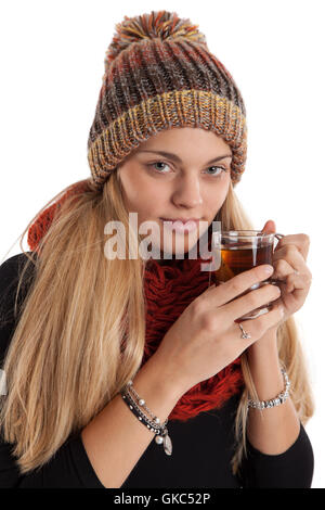 junge Frau mit warmen Tee Stockfoto