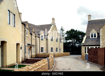 UK. Eine neue Eigenschaft Entwicklung in Cirencester Gloucestershire, Vereinigtes Königreich. Stockfoto