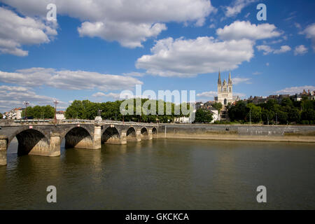 Fluss und Kathedrale von Angers, Maine et Loire, Frankreich Stockfoto