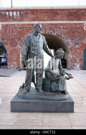 Der Pionier Statue Old Portsmouth erinnert an die Europäer, die in Amerika anfangen links Stockfoto