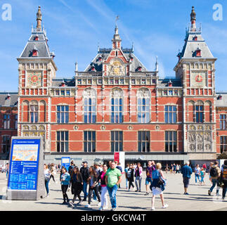 Amsterdam Centraal Station in Amsterdam Holland Niederlande-Nederland Stockfoto