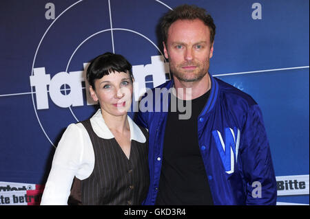 Stars bei der Premiere von "Tatort: Wir – IGV – Sie" in der Filmkunst 66.  Mitwirkende: Meret Becker, Mark Waschke wo: Berlin, Deutschland bei: 18. Mai 2016 Stockfoto