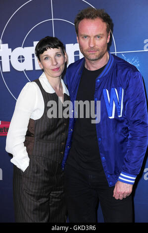 Stars bei der Premiere von "Tatort: Wir – IGV – Sie" in der Filmkunst 66.  Mitwirkende: Meret Becker, Mark Waschke wo: Berlin, Deutschland bei: 18. Mai 2016 Stockfoto
