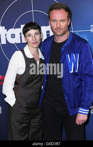 Stars bei der Premiere von "Tatort: Wir – IGV – Sie" in der Filmkunst 66.  Mitwirkende: Meret Becker, Mark Waschke wo: Berlin, Deutschland bei: 18. Mai 2016 Stockfoto
