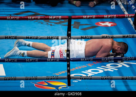 David Haye und Arnold Gjerjaj Schwergewichts-Boxkampf in der Londoner O2 Arena.  Mitwirkende: Arnold Gjerjaj wo: London, Vereinigtes Königreich bei: 21. Mai 2016 Stockfoto