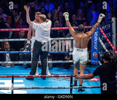 David Haye und Arnold Gjerjaj Schwergewichts-Boxkampf in der Londoner O2 Arena.  Mit: David Haye und Arnold Gjerjaj wo: London, Vereinigtes Königreich bei: 21. Mai 2016 Stockfoto