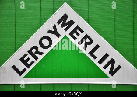 Moskau, Russland - 10. Oktober 2015: Logo von Leroy Merlin Unternehmen am 10. Oktober 2015. Stockfoto