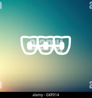 Kieferorthopädische Zahnspange dünne Liniensymbol Stock Vektor